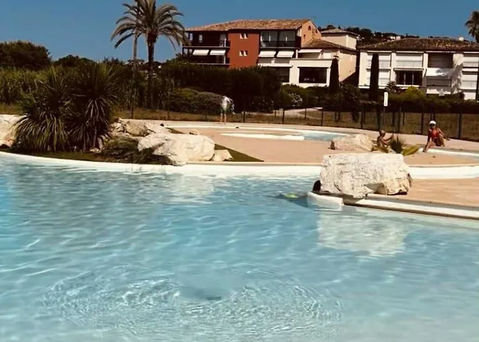 Апартаменты / / Marines De / Saint-tropez *
